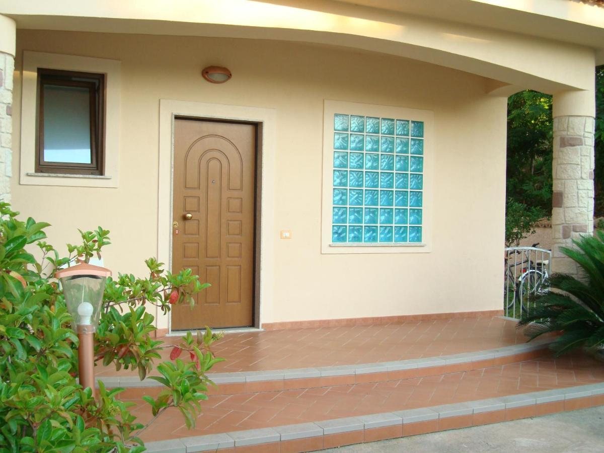 Guest House Mare E Luna Fiumefreddo Bruzio Exteriör bild