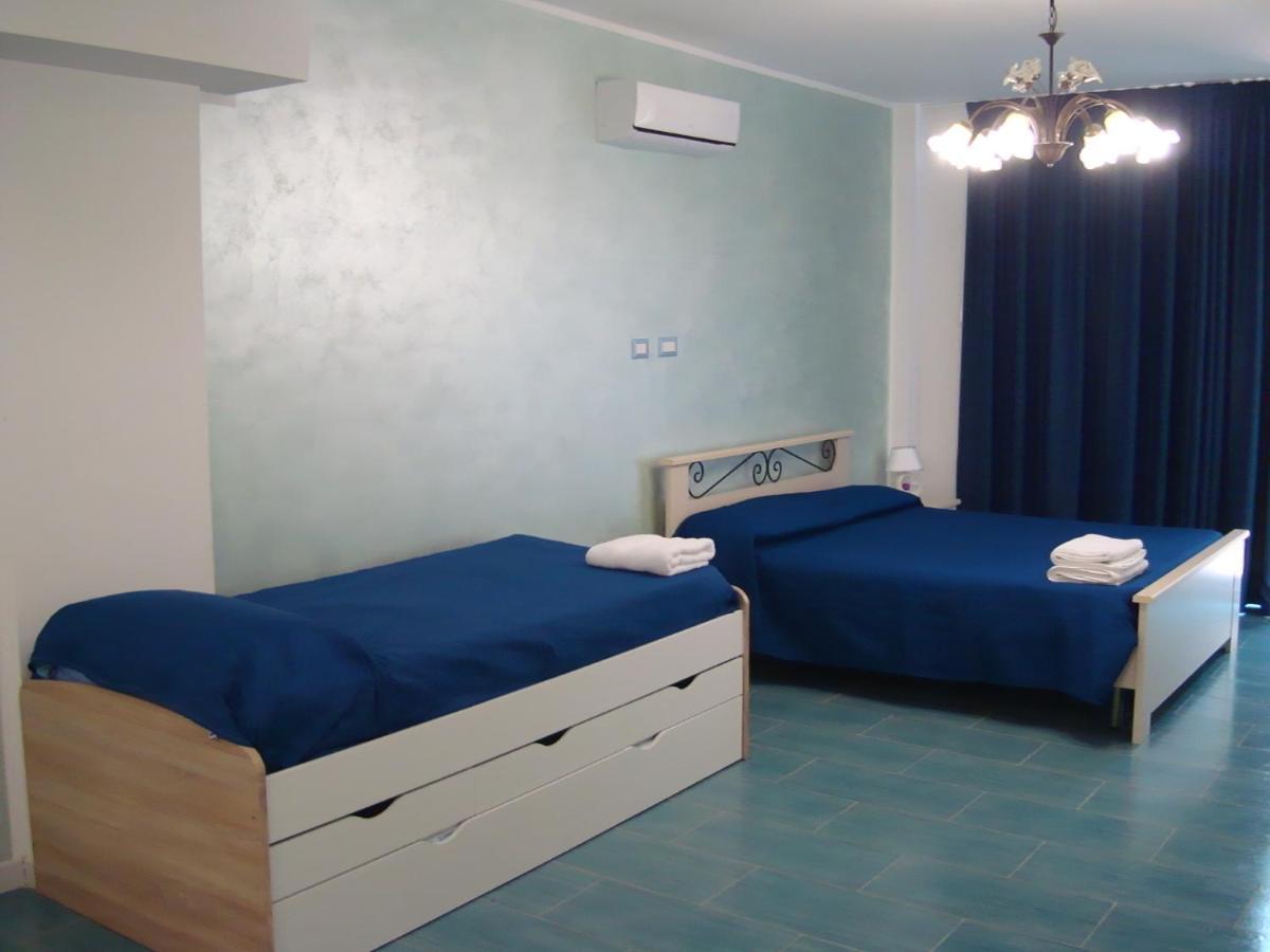 Guest House Mare E Luna Fiumefreddo Bruzio Exteriör bild