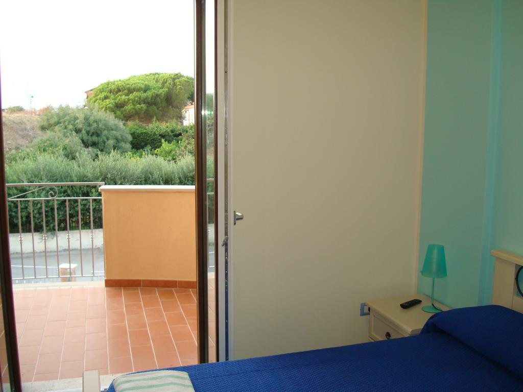Guest House Mare E Luna Fiumefreddo Bruzio Exteriör bild